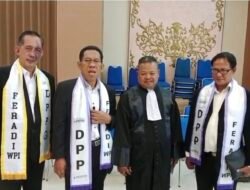 Dwi Siswanto, Yulianto Kiswocahyono, Arifin, Mendampingi Eko Ponco Sumpah Advokat di Pengadilan Tinggi Surabaya, melalui FERADI WPI